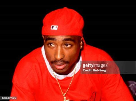 634 Rapper Tupac Shakur Stock Photos & High